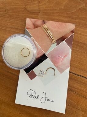 Ellie J. Maui Simple Gold Nose Ring